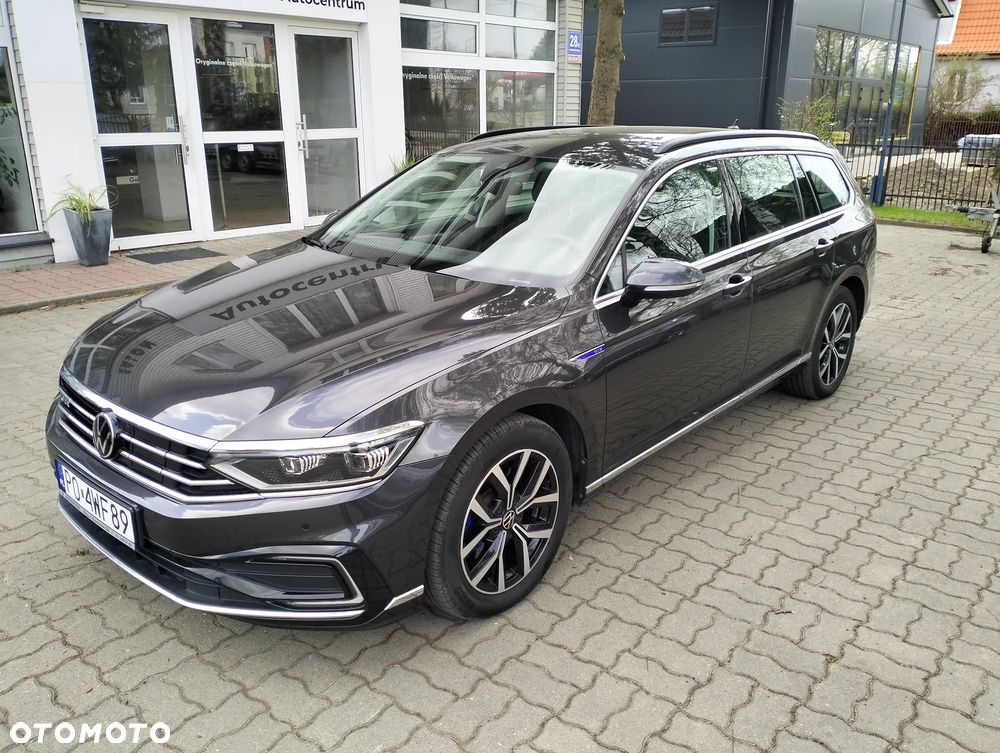 Volkswagen Passat - 2