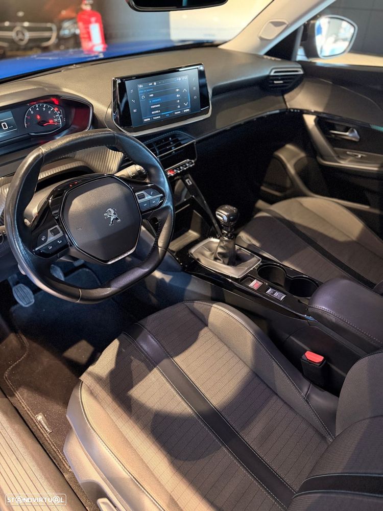 Peugeot 2008 1.2 PureTech Allure Pack - 22