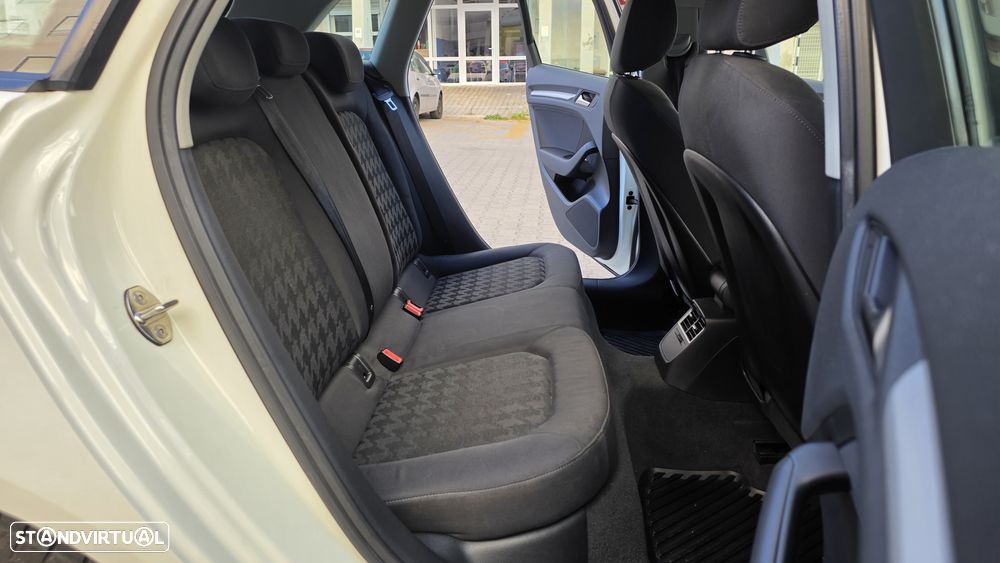 Audi A3 Sportback 1.6 TDI S-line - 25