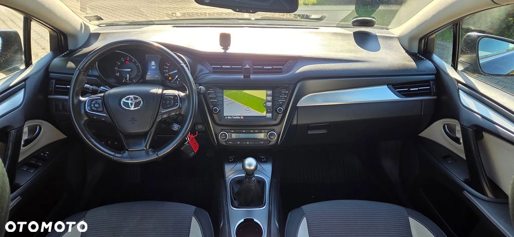 Toyota Avensis 1.8 Premium - 15