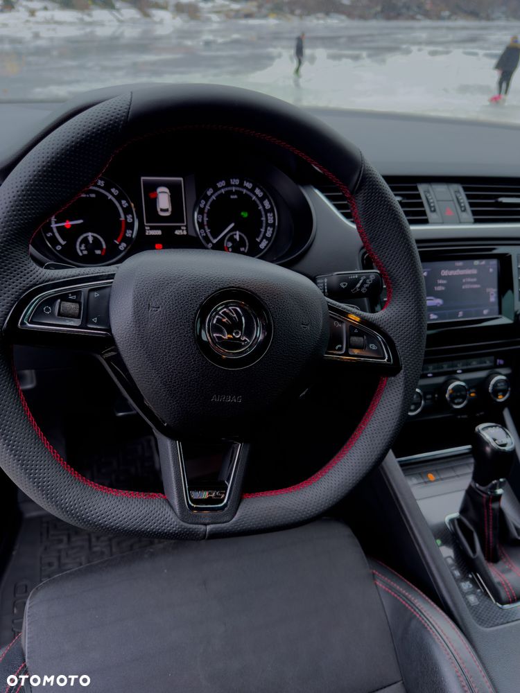 Skoda Octavia 2.0 TDI DSG RS - 8