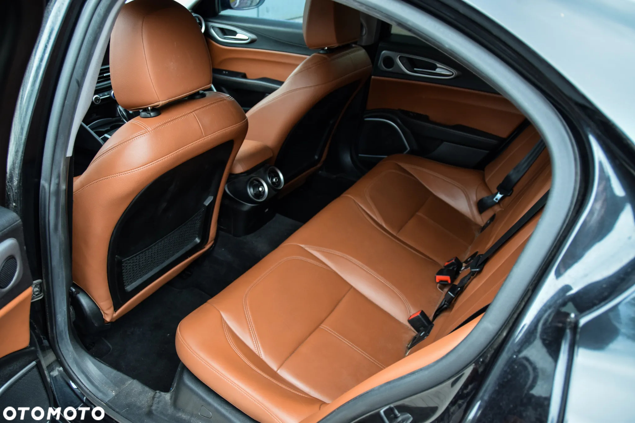 Alfa Romeo Giulia 2.0 Turbo 16V AT8-Q4 Estrema - 13