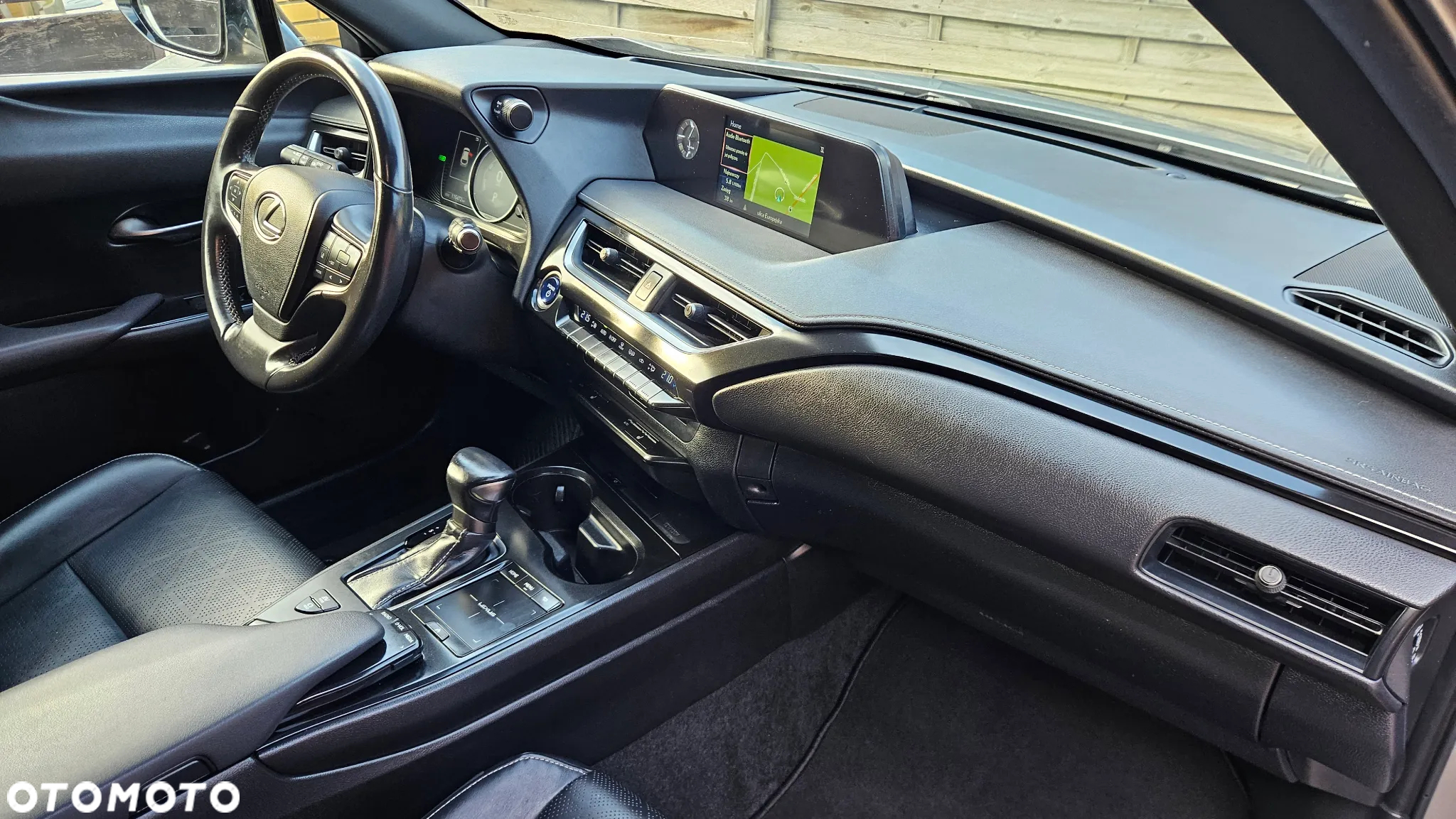 Lexus UX 250h Luxury Line - 9