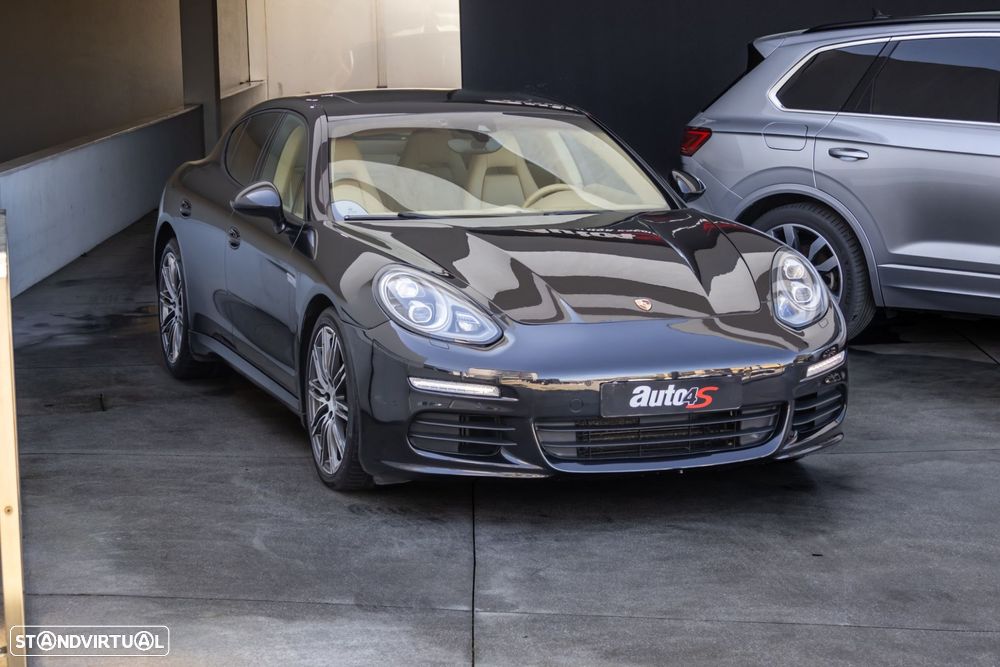 Porsche Panamera Platinum Edition - 2
