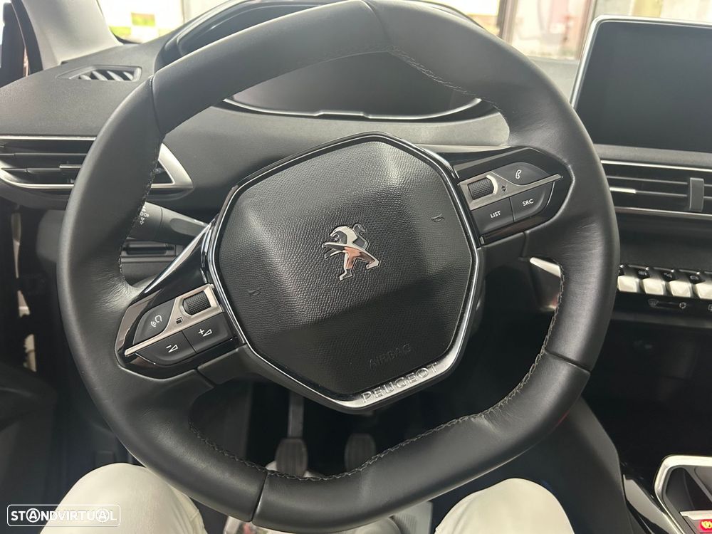 Peugeot 3008 1.2 PureTech Allure - 22