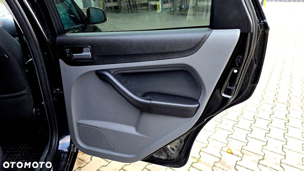 Ford Focus 1.8 FF Platinium X - 24