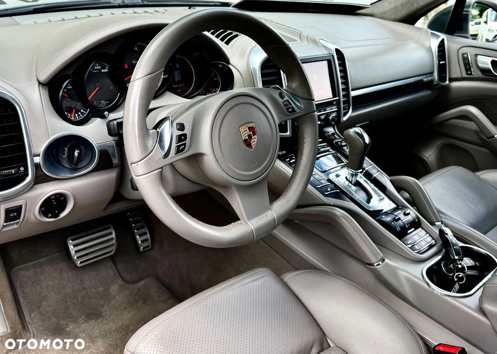 Porsche Cayenne Turbo - 13