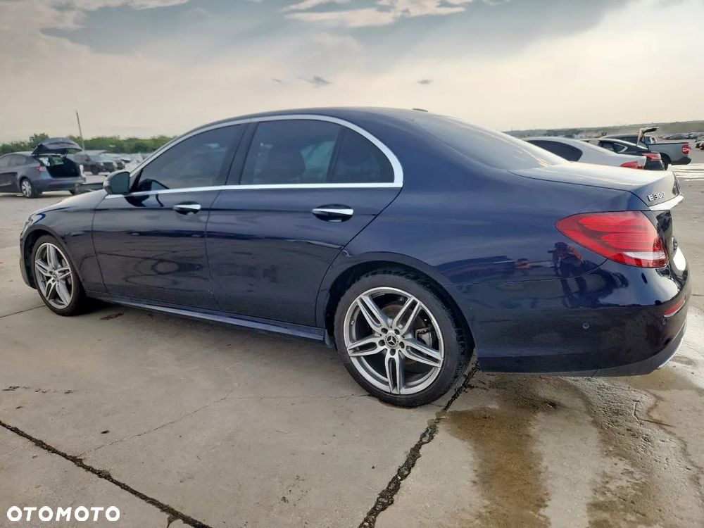 Mercedes-Benz Klasa E - 2
