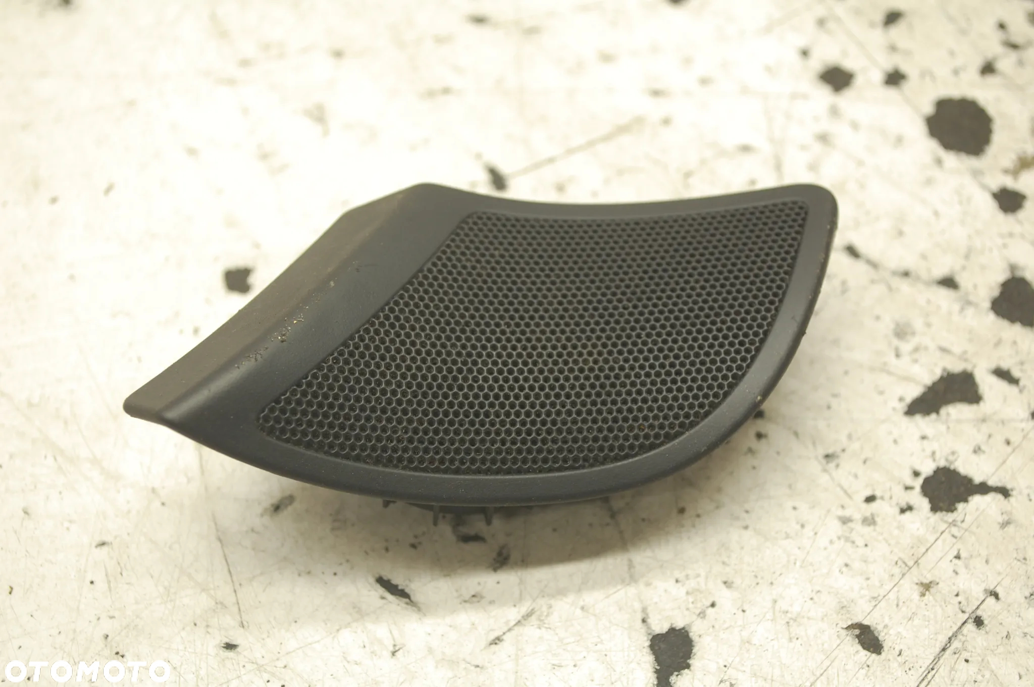 KRATKA GŁOŚNIKA PRAWA LEWA 8E0035424 8E0035423 AUDI A4 B7 B6 - 8