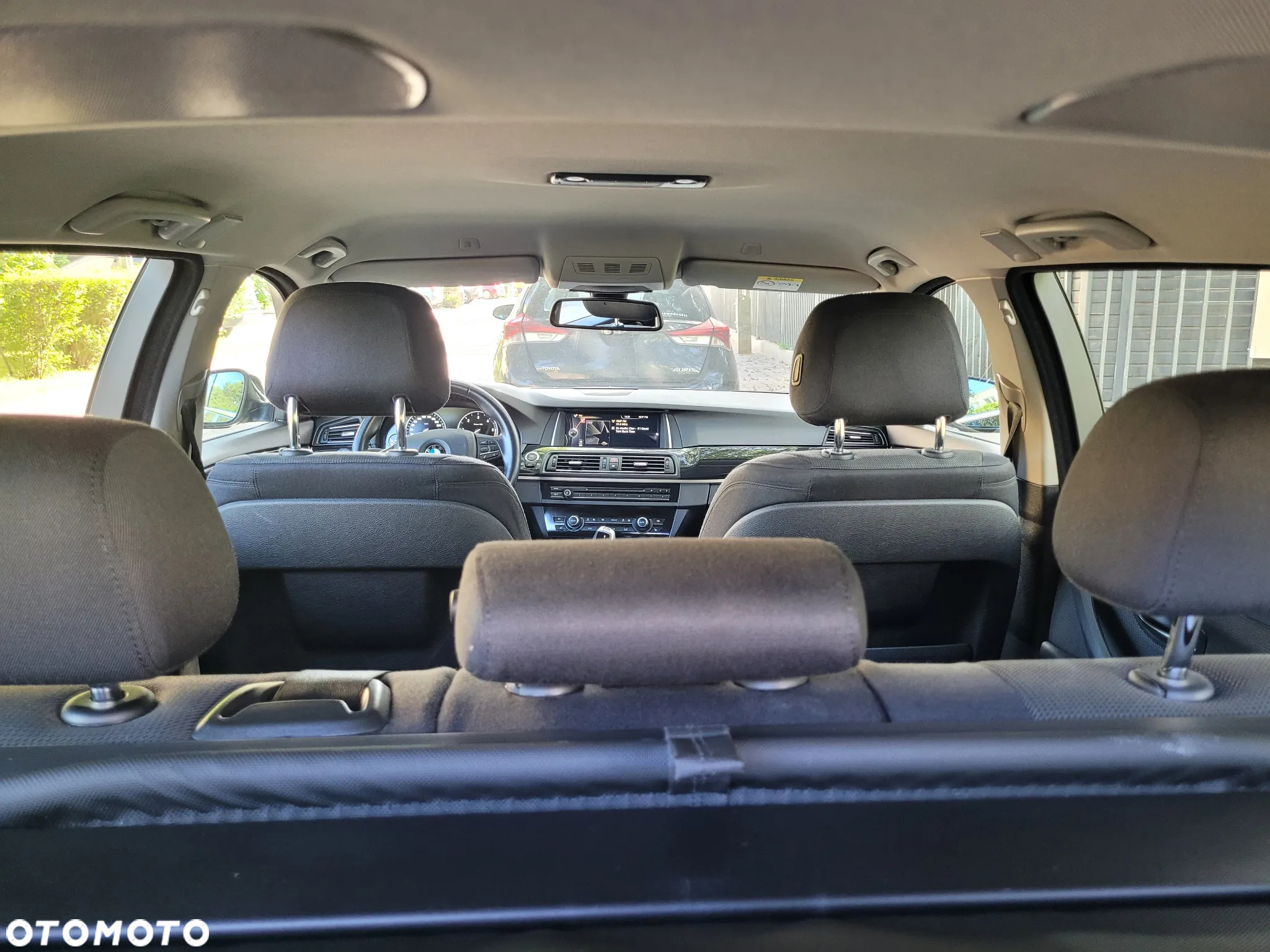 BMW Seria 5 520d xDrive - 14