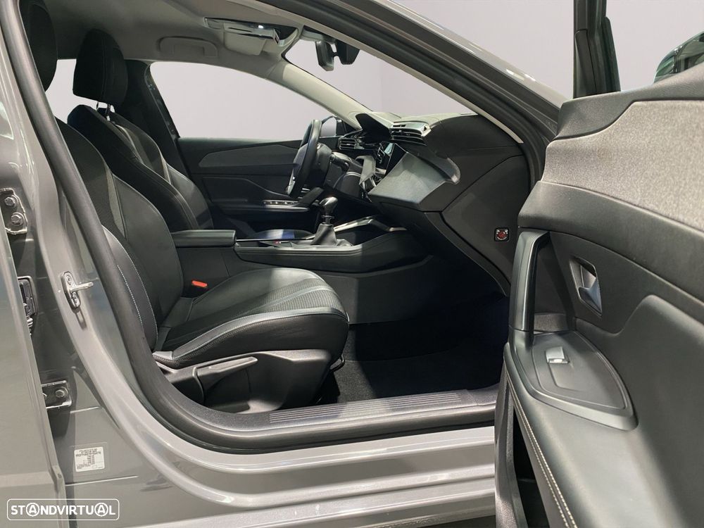 Peugeot 308 1.2 PureTech Allure - 18