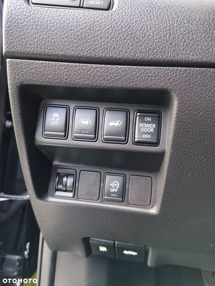 Nissan X-Trail 1.6 DIG-T N-Connecta 2WD 7os - 25