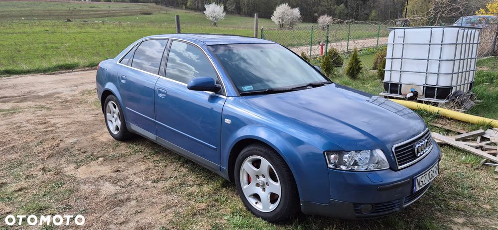 Audi A4 Limousine - 1