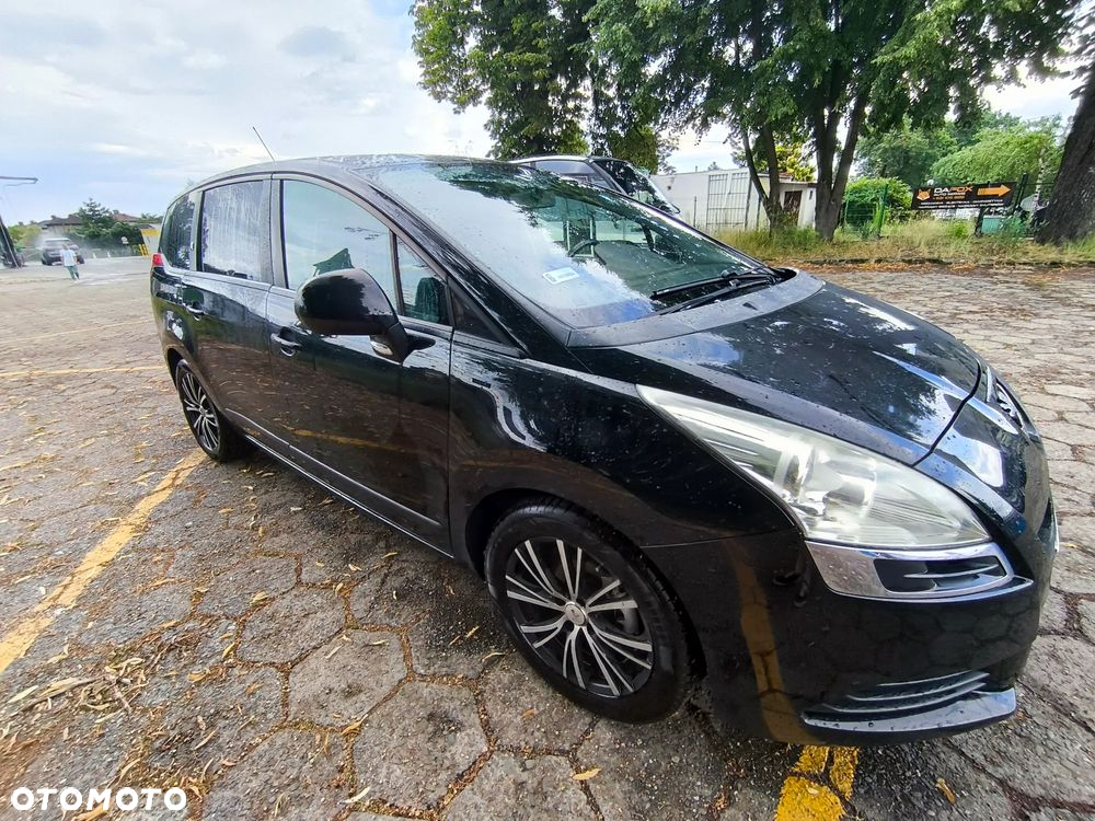 Peugeot 5008 - 8