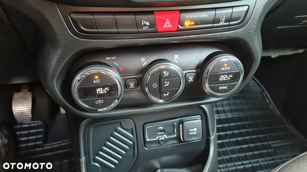 Jeep Renegade - 24