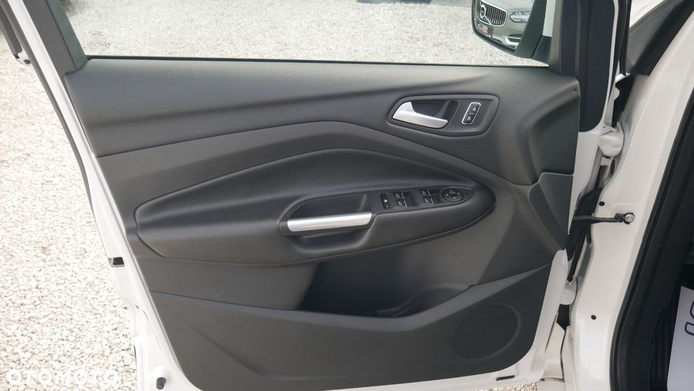 Ford Kuga - 17