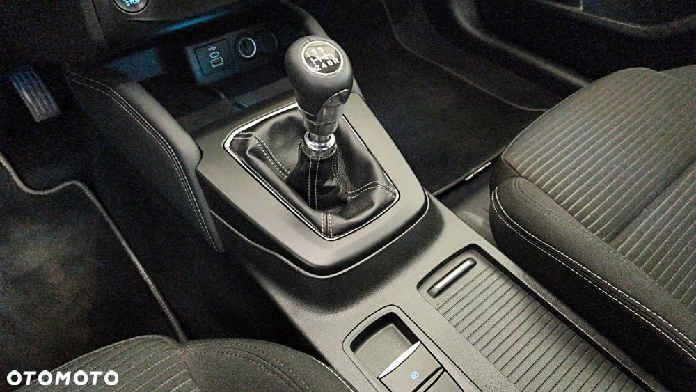 Ford Focus 1.0 EcoBoost mHEV Titanium X - 19