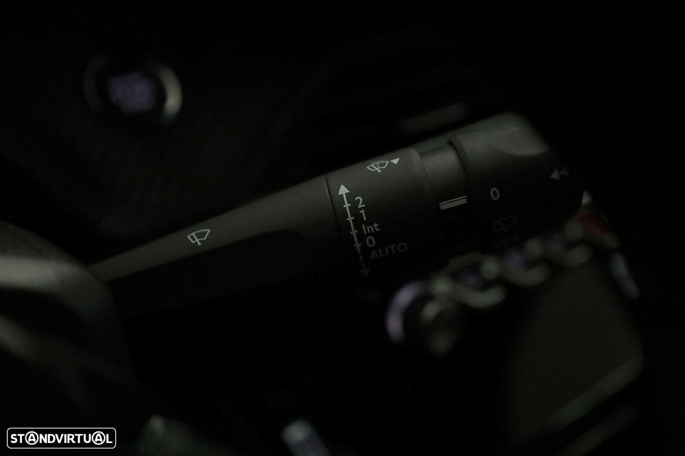 Peugeot e-2008 54 kWh Allure — fotografia 19