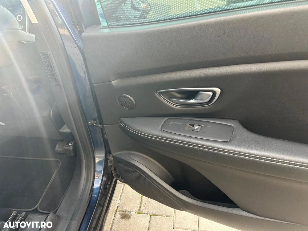 Renault Scenic - 11