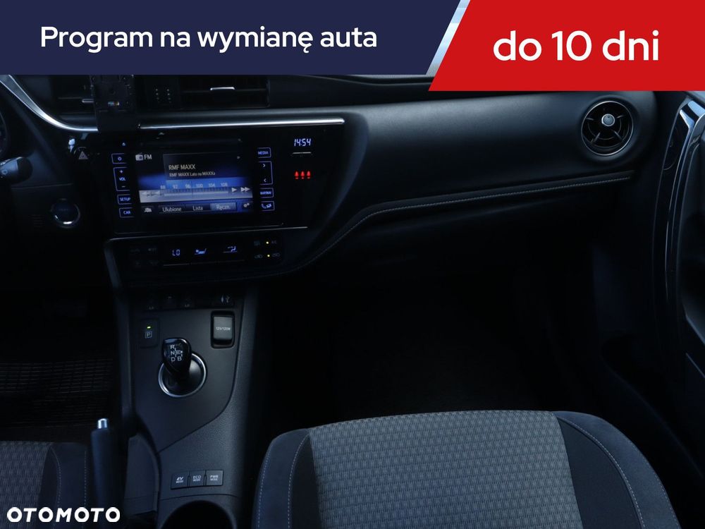 Toyota Auris - 10