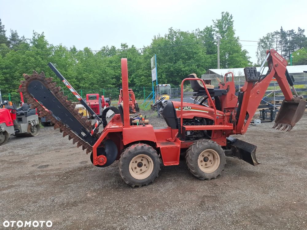 Koparka łańcuchowa Ditch Witch Rt 40 - 6