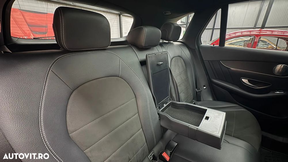 Mercedes-Benz GLC 250 d 4Matic 9G-TRONIC AMG Line - 31