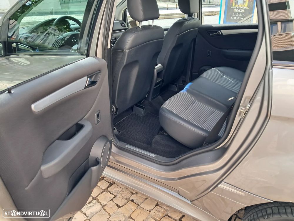 Mercedes-Benz B 150 - 35