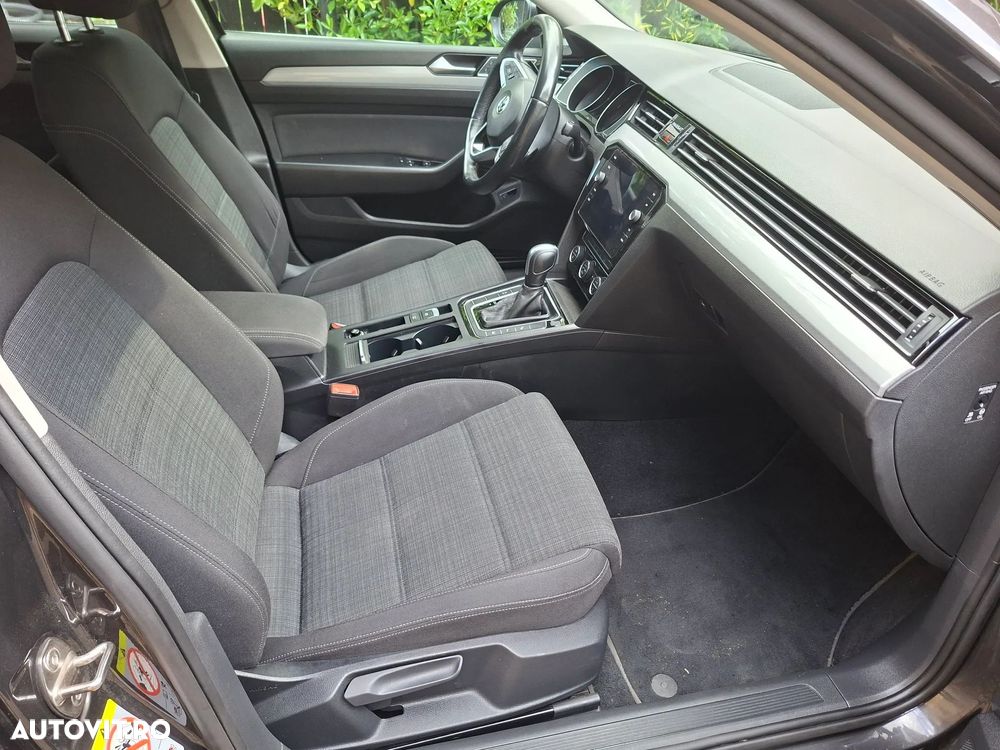Volkswagen Passat 1.6 TDI SCR DSG Comfortline - 20