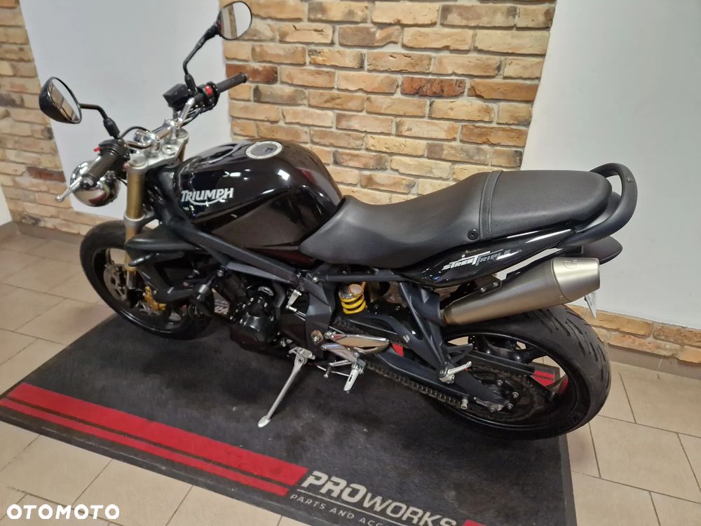 Triumph Street Triple - 7
