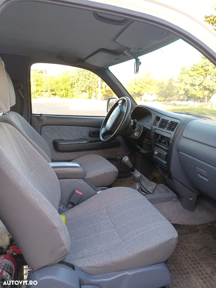 Toyota Hilux - 4