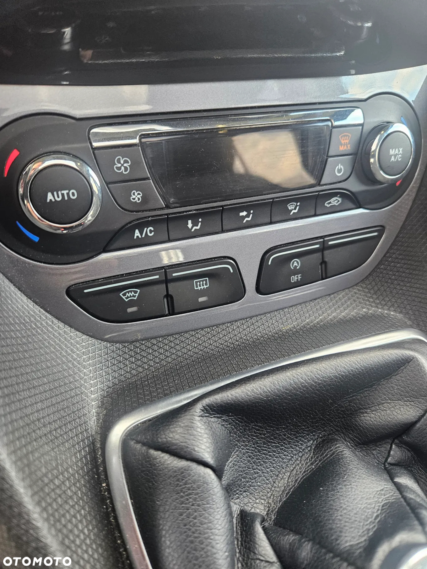 Ford Tourneo Connect 1.0 EcoBoost Titanium - 26