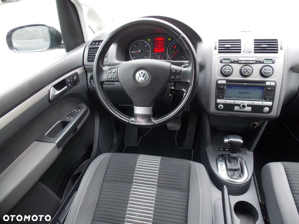 Volkswagen Touran 1.9 TDI DSG United - 27