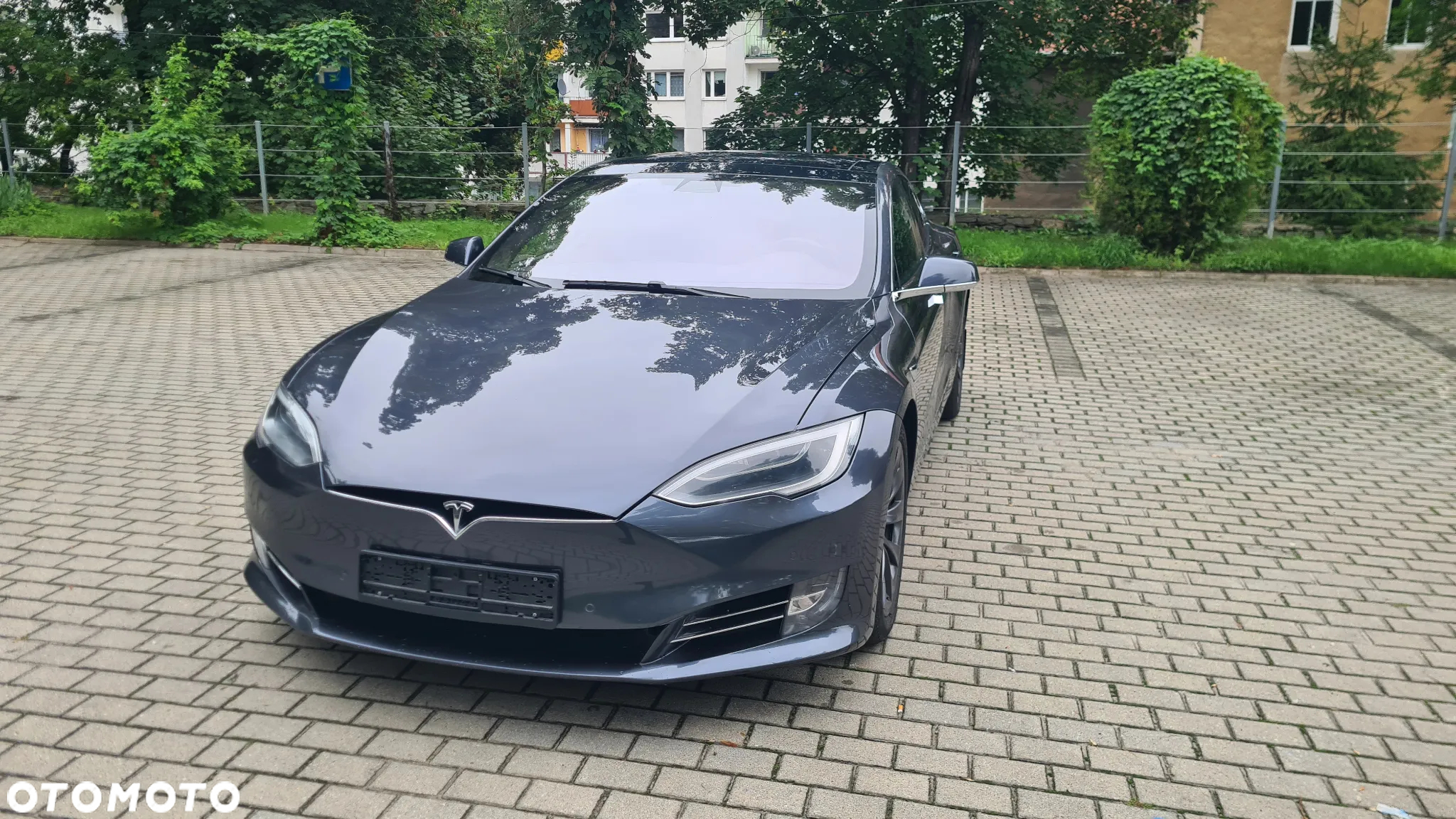 Tesla Model S - 17