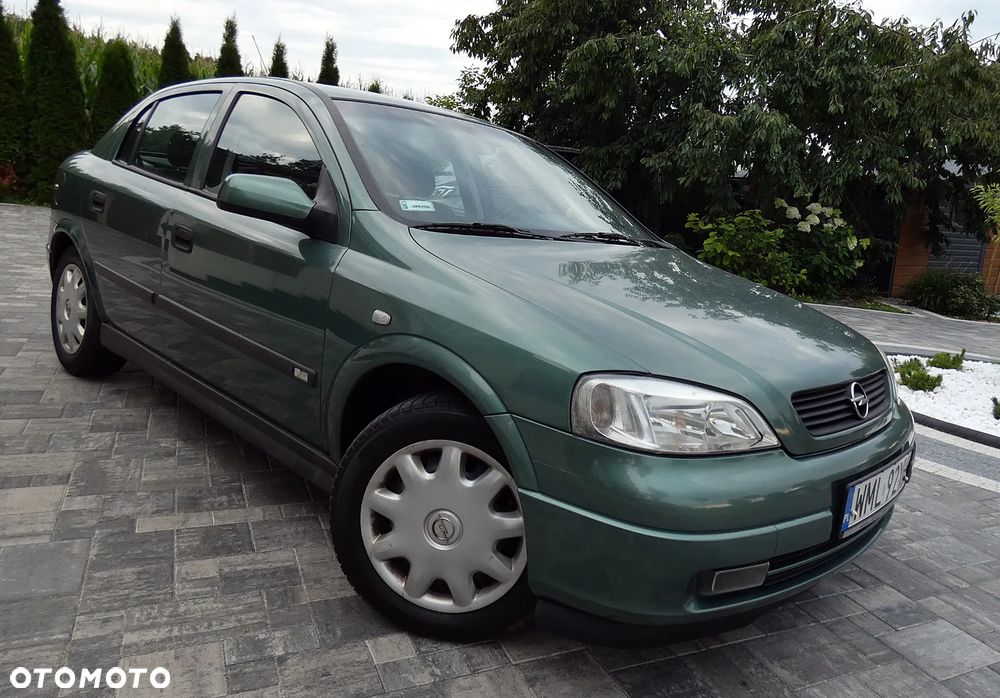 Opel Astra 1.6 Sportive - 13
