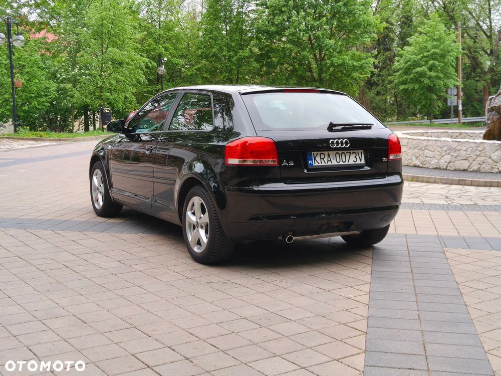 Audi A3 3-drzwiowe 1.6 FSI Ambiente - 7