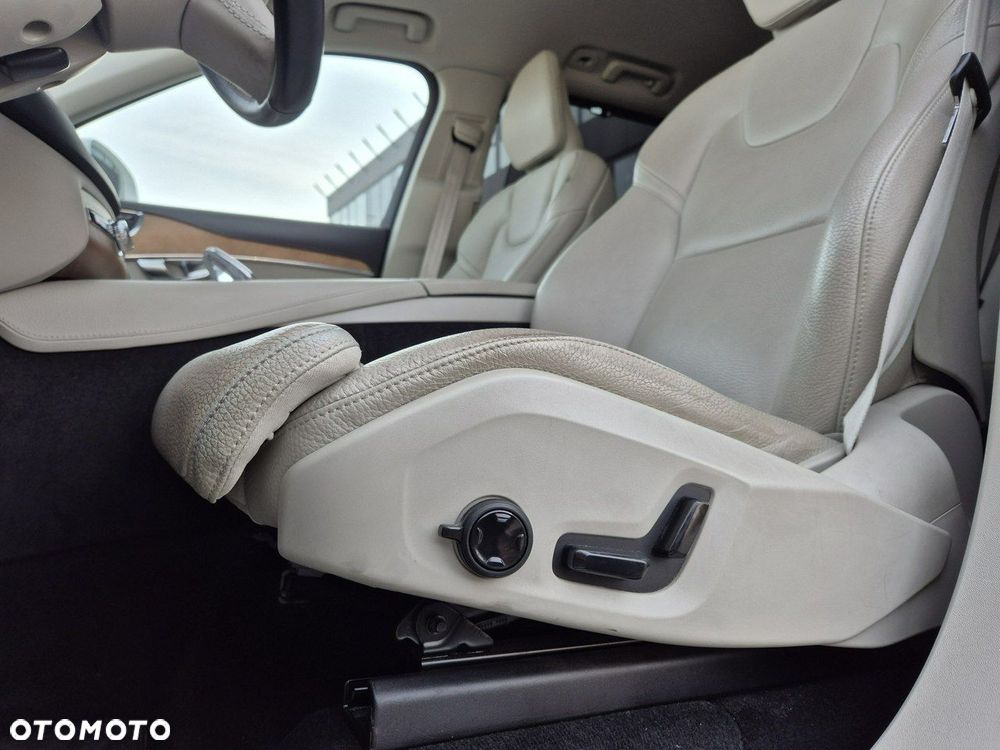 Volvo XC 90 - 13