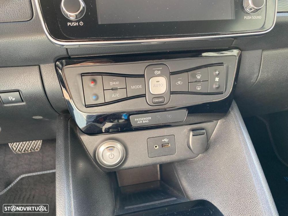 Nissan Leaf N-Connecta - 17