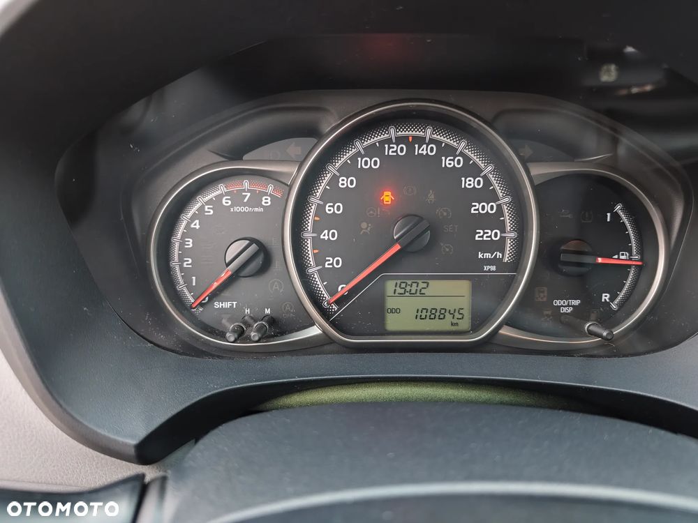 Toyota Yaris 1.0 Active EU6 - 14