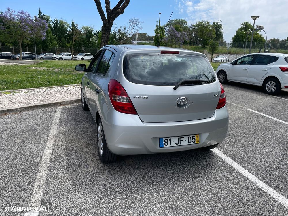Hyundai i20 1.2 Classic ESP - 11