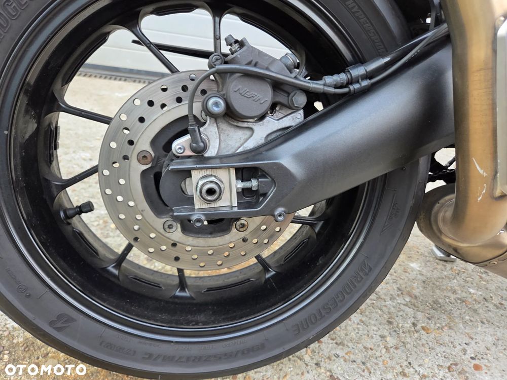 Yamaha XSR - 24