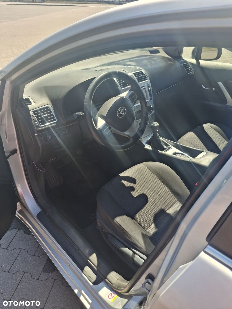 Toyota Avensis 1.8 Active - 7