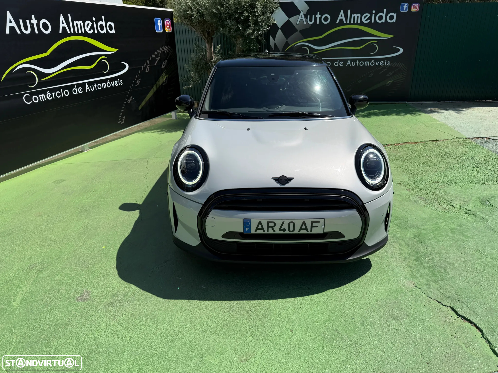 MINI 5 Portas Cooper Auto - 16