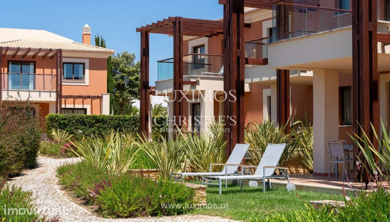 Moradia em empreendimento turístico, para venda em Carvoeiro, Algarve - Grande imagem: 2/24