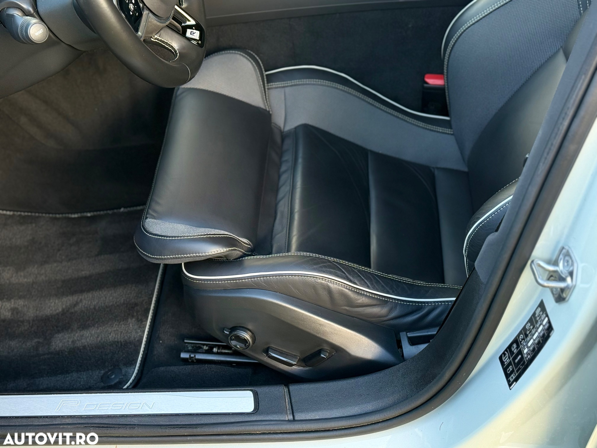 Volvo S60 T4 R-Design - 9