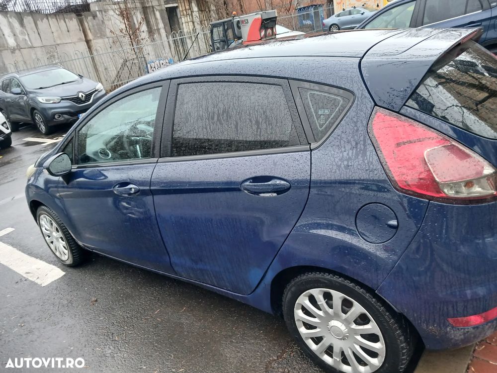 Ford Fiesta 1.5 TDCi DPF Titanium - 9