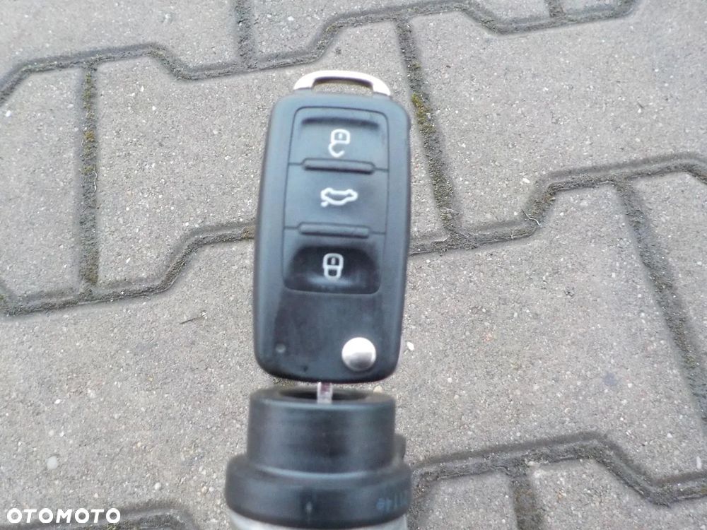VW T5 LIFT STACYJKA  KLAMKA LEWA PRAWA WKŁADKA - 5