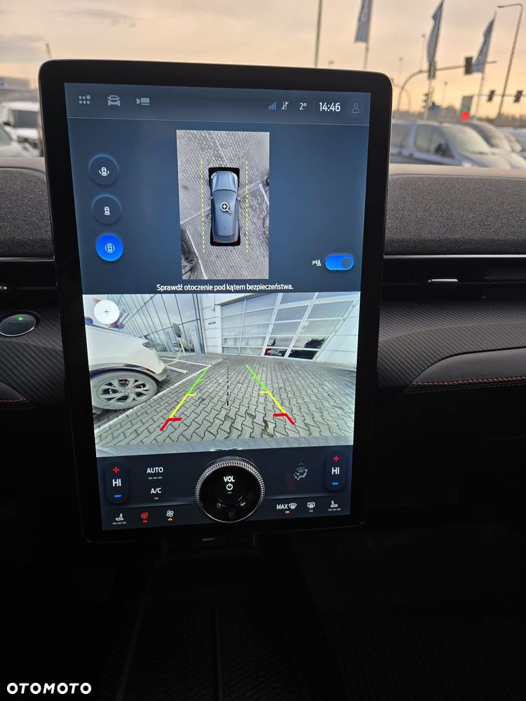 Ford Mustang Mach-E - 10