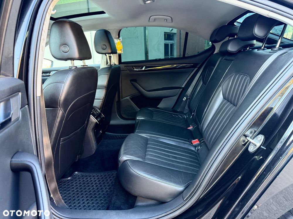 Skoda Superb 2.0 TDI L&K DSG - 31