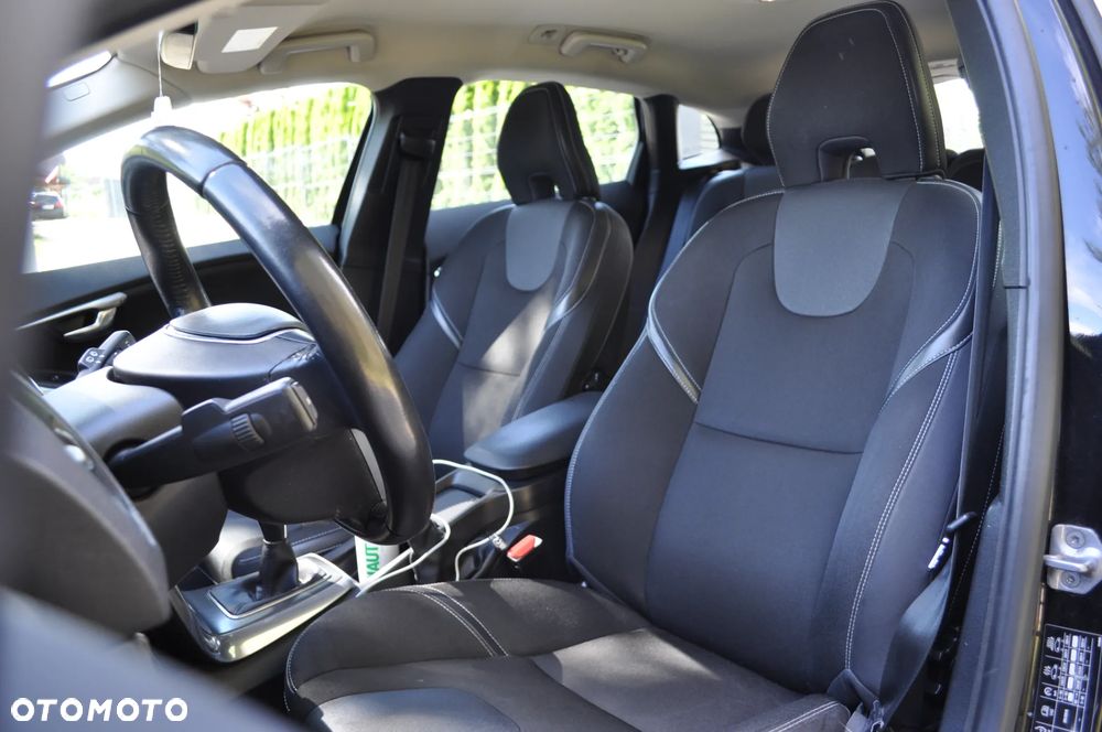 Volvo V40 D2 Momentum - 7