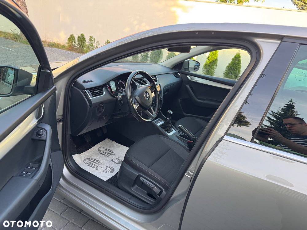 Skoda Octavia 1.4 TSI Ambition - 9